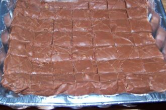 Super Easy Fudge – The Easiest Fudge Recipe Ever